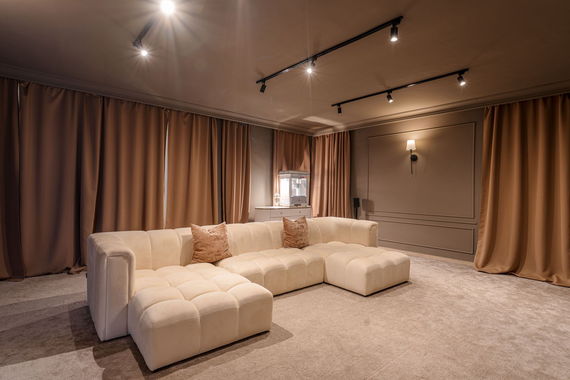 6 Bedroom Villa in Estepona - Photo 24