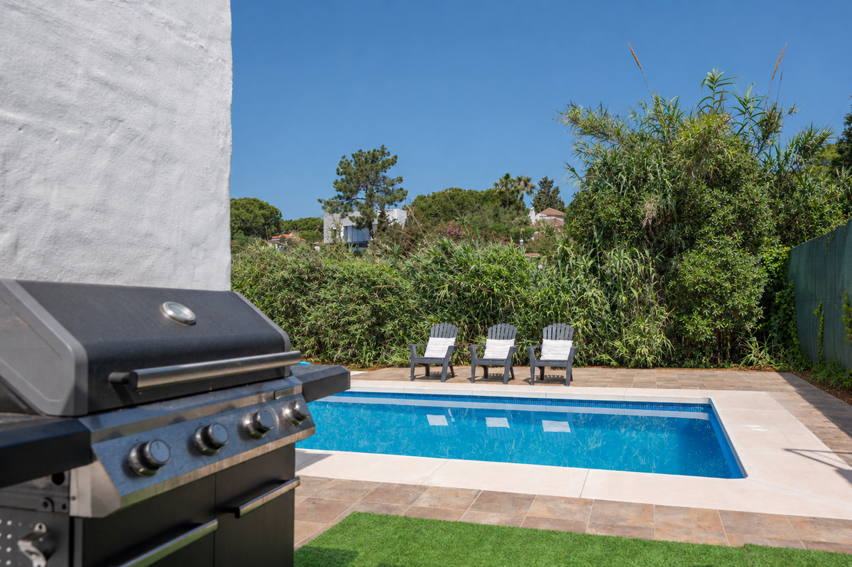 4 Bedroom Villa in Marbella - Photo 5