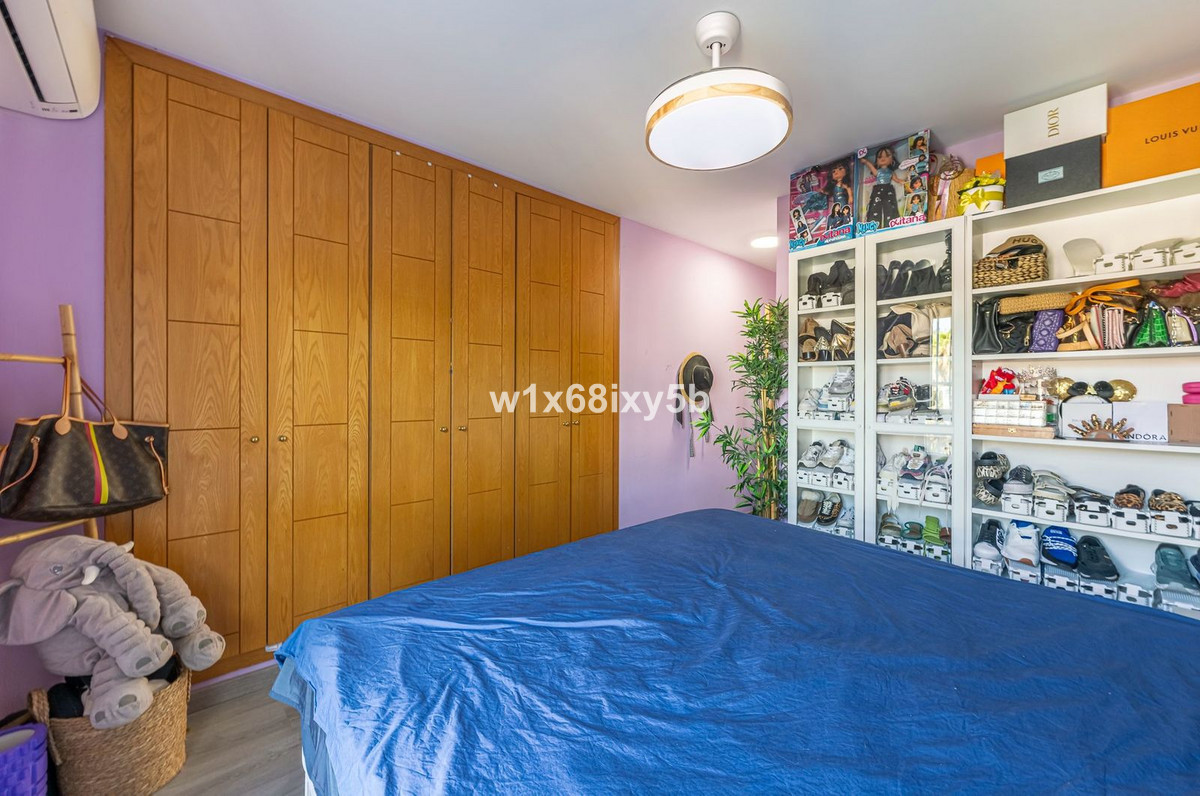 3 Bedroom Apartment in Marbella - Photo 11
