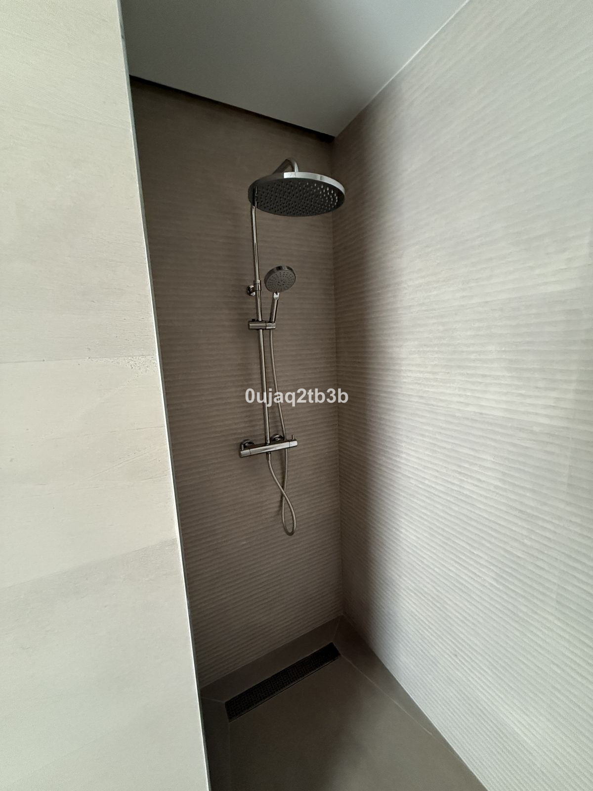 3 Bedroom Penthouse in Estepona - Photo 16