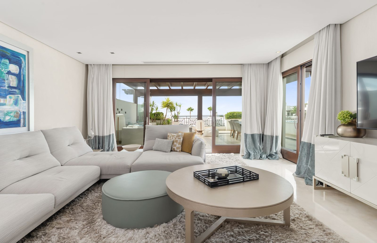 3 Bedroom Apartment in Estepona - Photo 24