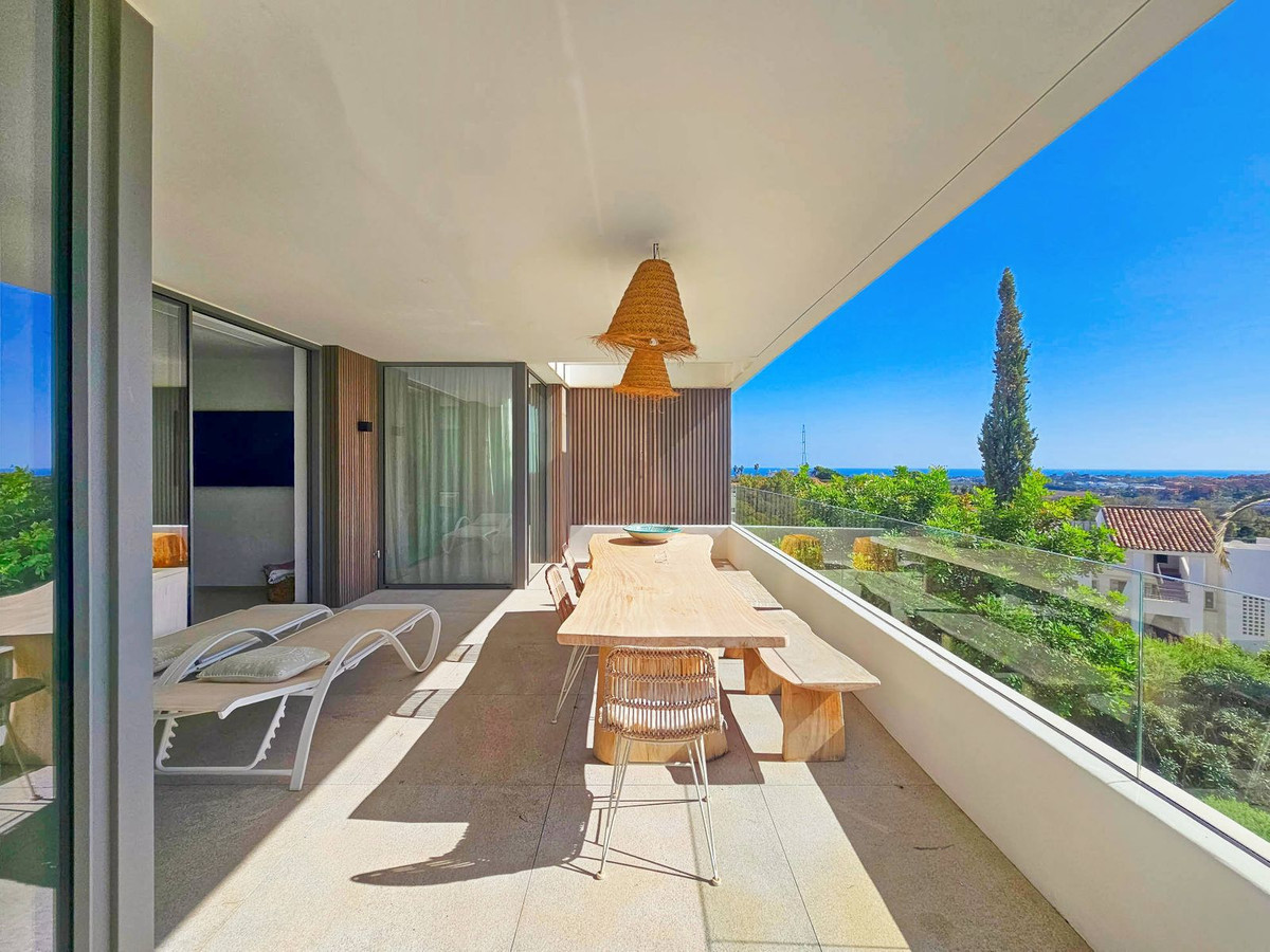 3 Bedroom Apartment in Benahavís - Photo 8