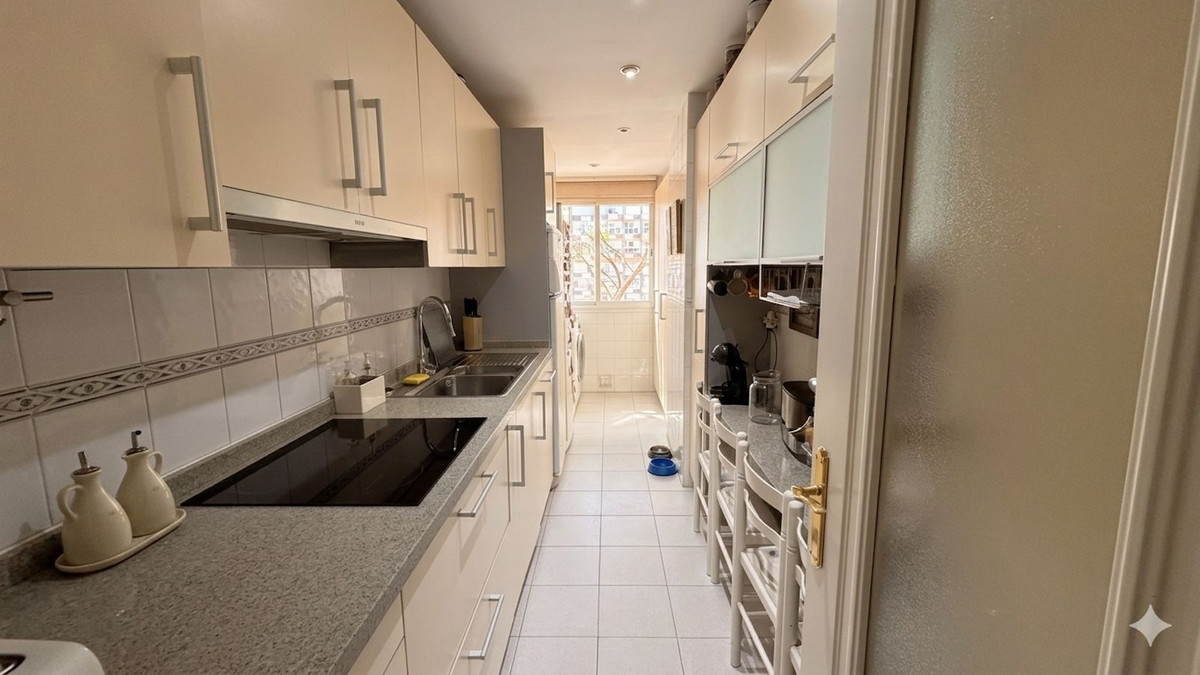 4 Bedroom Apartment in Marbella - Фото 11