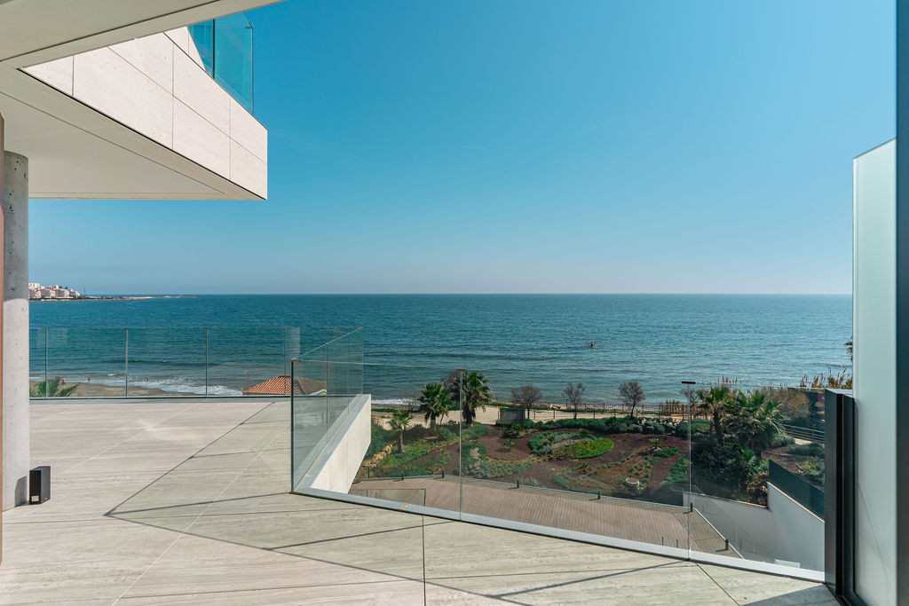4 Bedroom Penthouse in Estepona - Photo 18
