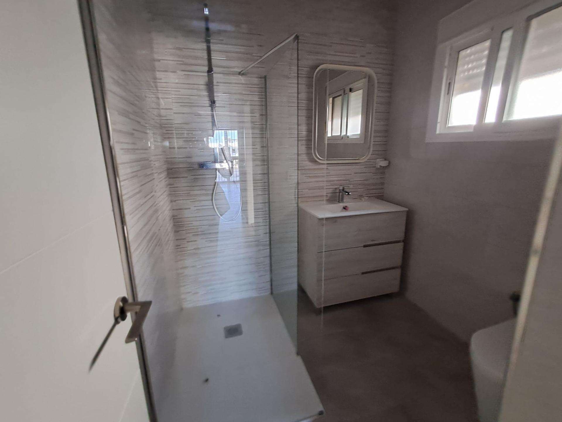 5 Bedroom Villa in Estepona - Photo 17