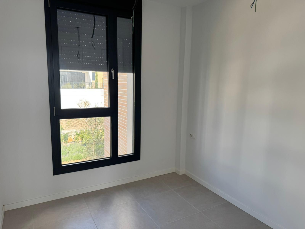 2 Bedroom Penthouse in Estepona - Foto 6