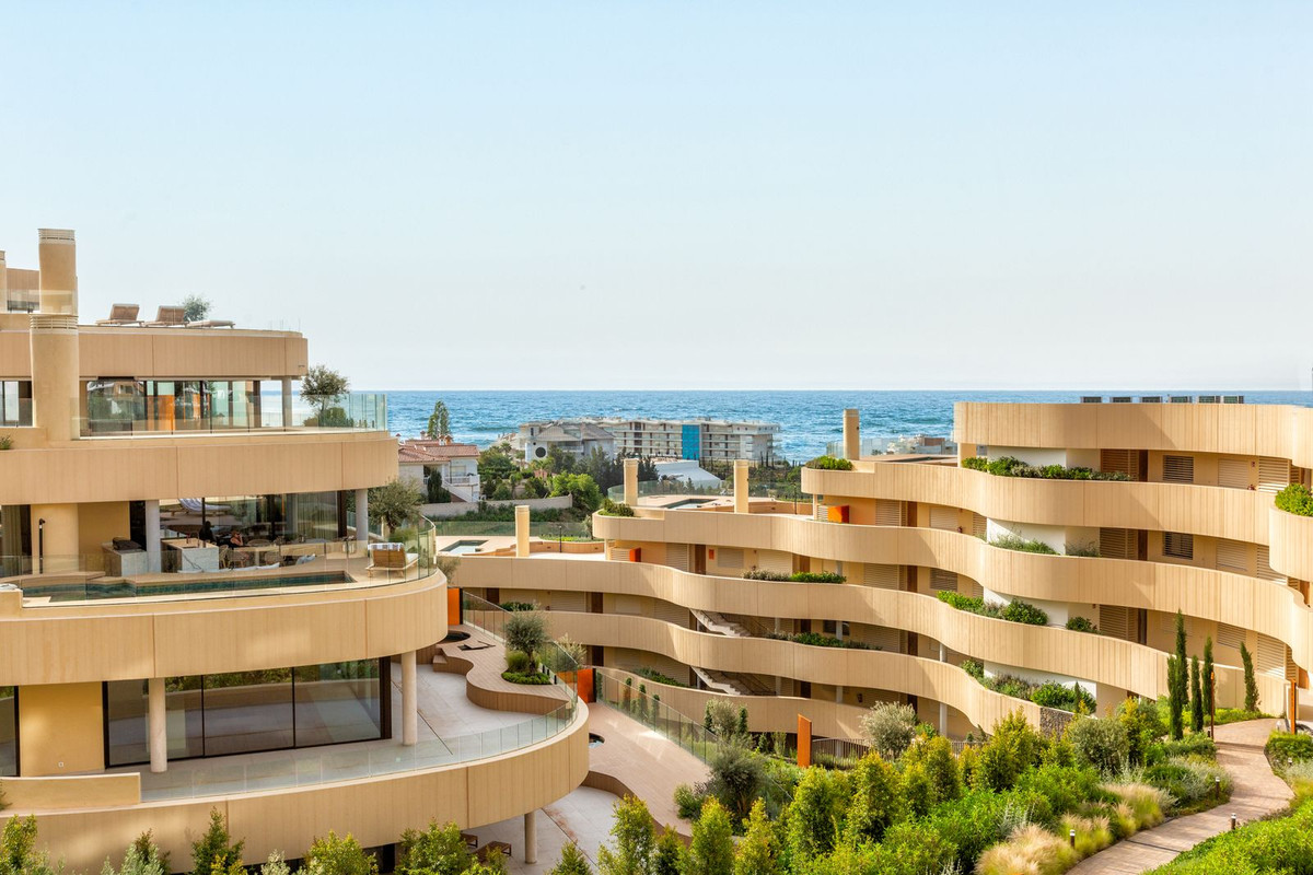 2 Bedroom Apartment in Fuengirola - Photo 44