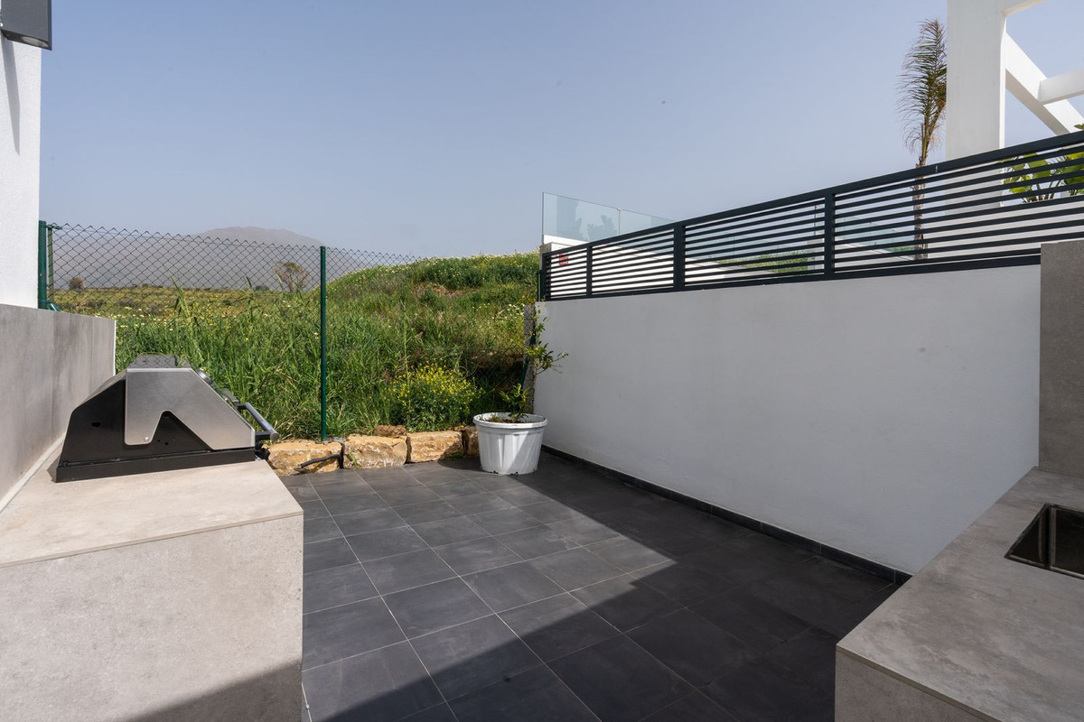 3 Bedroom Villa in Estepona - Photo 25