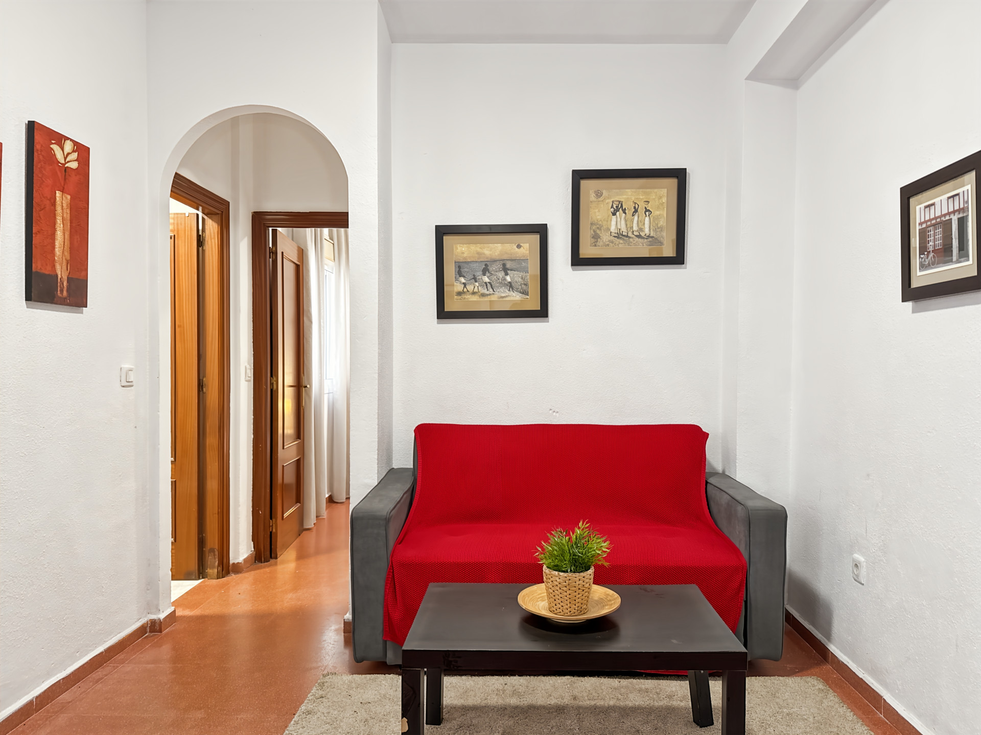 1 Bedroom Apartment in Málaga - Photo 6