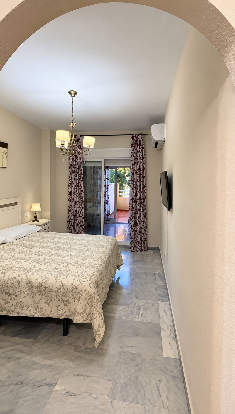 3 Bedroom Apartment in Benalmádena - Photo 8