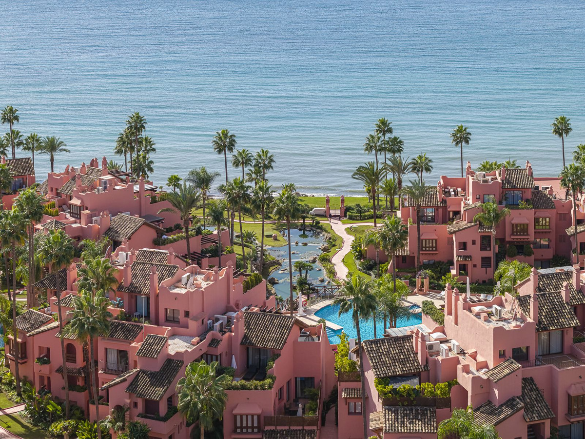 3 Bedroom Apartment in Estepona - Photo 19