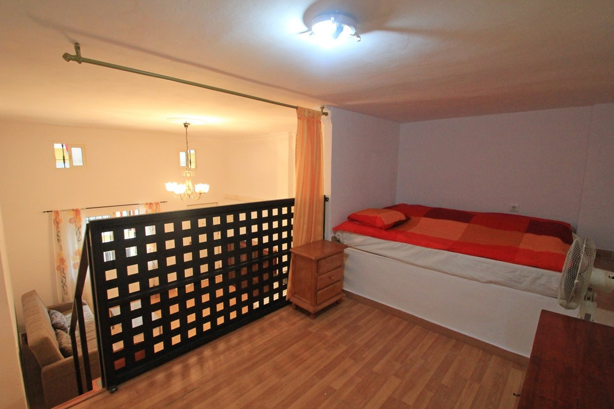 1 Bedroom Apartment in Torremolinos - Photo 9
