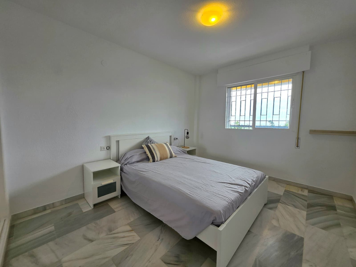 Piso de 2 dormitorios con piscina en Málaga – Foto 7