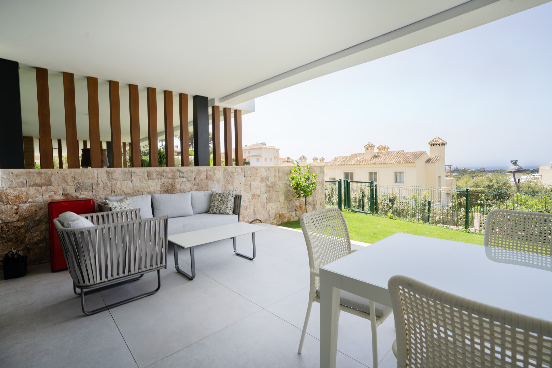 3 Bedroom Apartment in Marbella - Photo 2