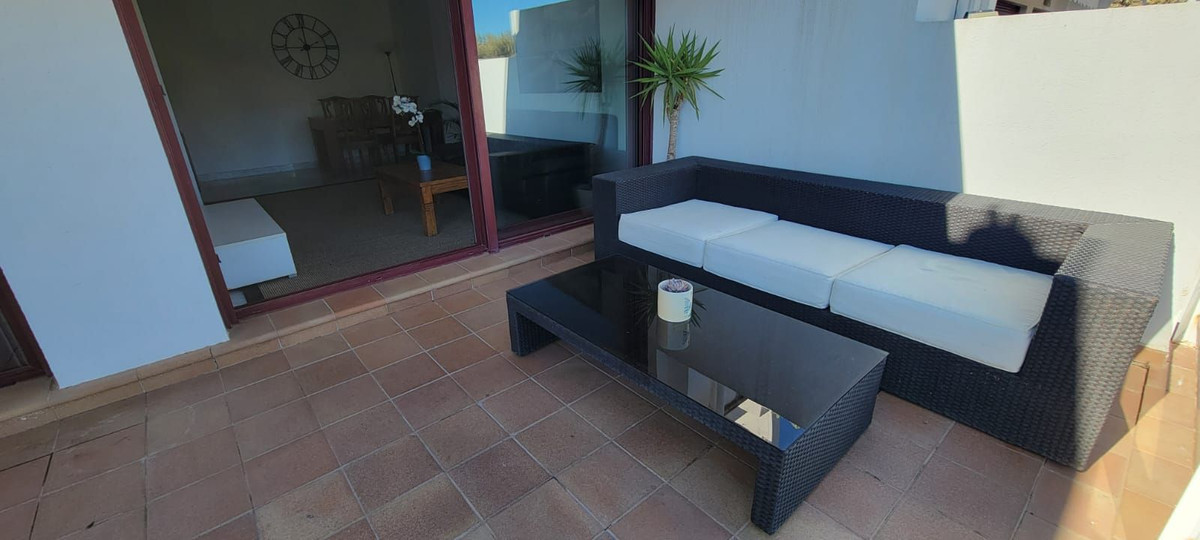 2 Bedroom Penthouse in Benahavís - Photo 64