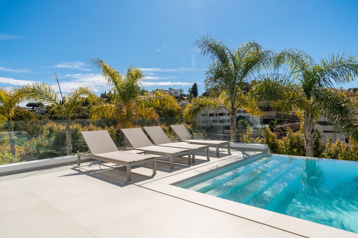 5 Bedroom Villa in Marbella - Photo 53