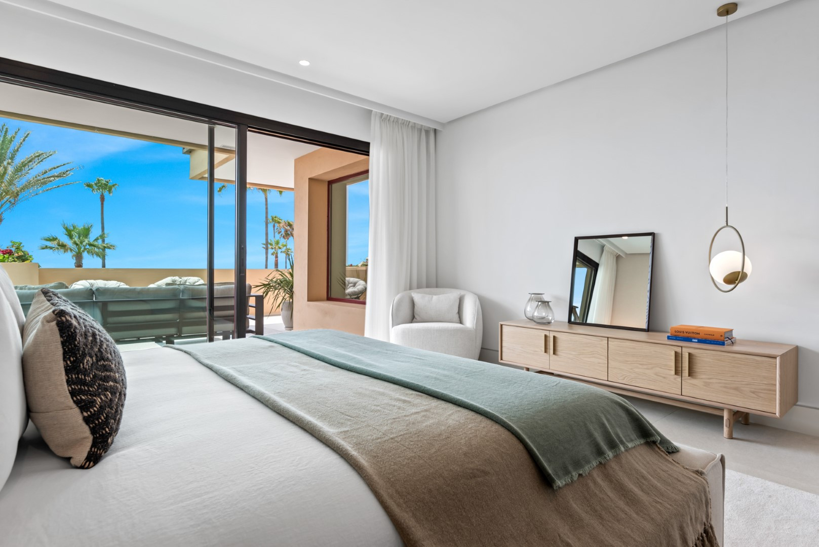 3 Bedroom Apartment in Estepona - Photo 35