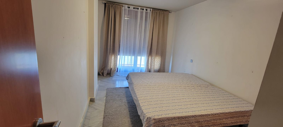 2 Bedroom Penthouse in Benahavís - Photo 56