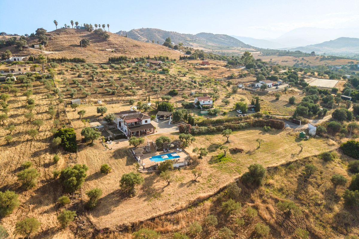 3 Bedroom Villa in Coín - Photo 4