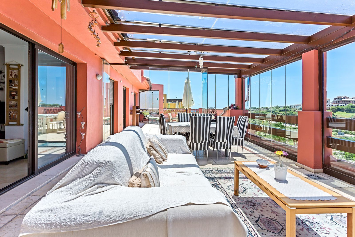 3 Bedroom Penthouse in Casares - Photo 4