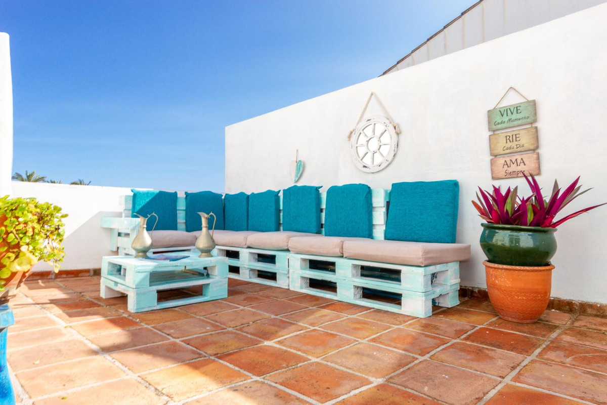 5 Bedroom Townhouse in San Pedro de Alcántara - Photo 24