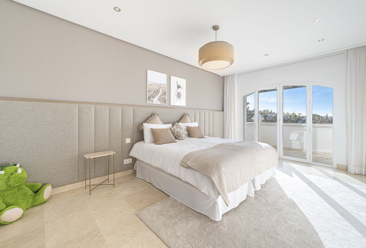 7 Bedroom Villa in Marbella - Photo 20