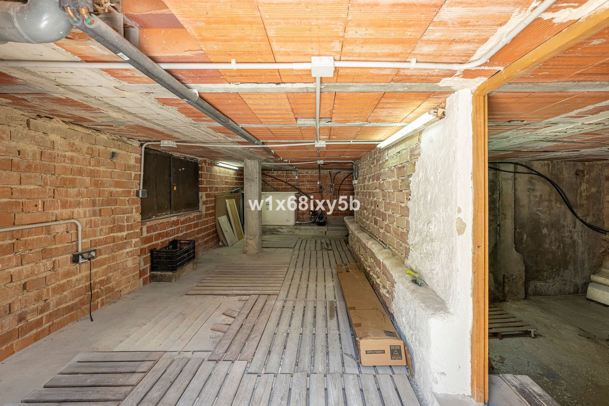 3 Bedroom Villa in Marbella - Photo 47