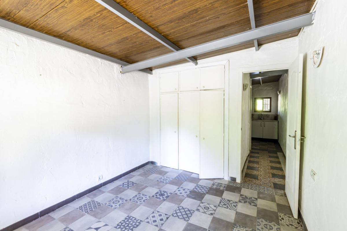 11 Bedroom Country house in Guaro - Photo 41