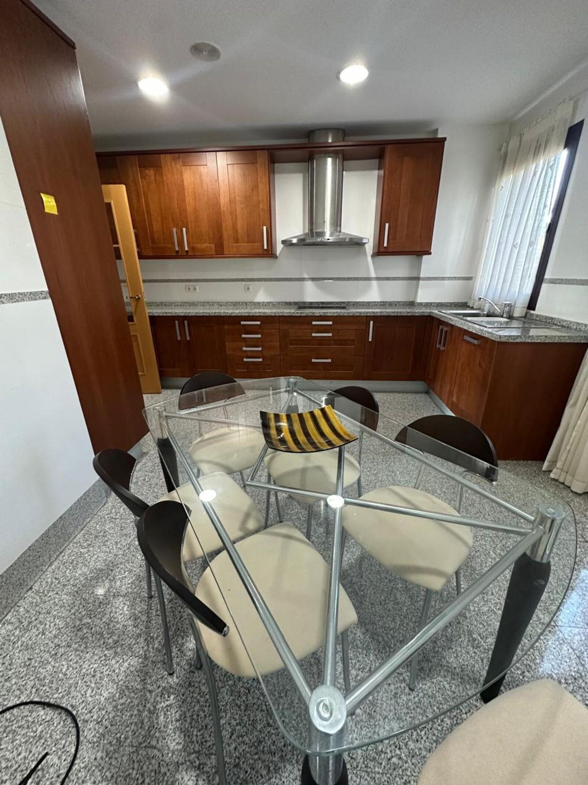 3 Bedroom Apartment in Estepona - Photo 15