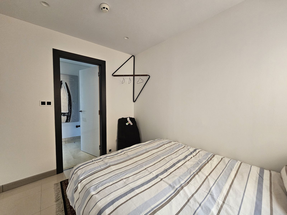 3 Bedroom Apartment in Marbella - Photo 20