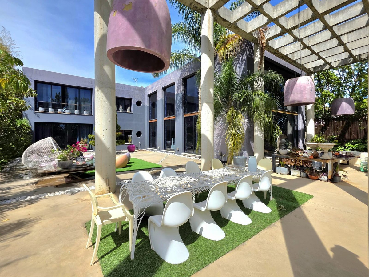 5 Bedroom Villa in Estepona