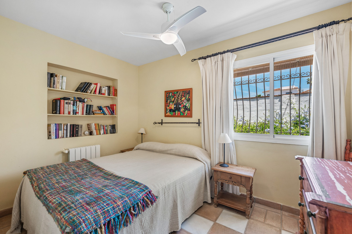 5 Bedroom Villa in San Pedro de Alcántara - Foto 8