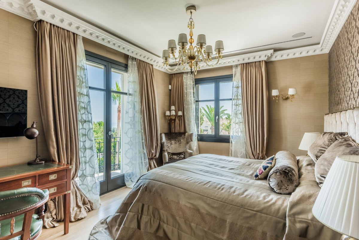 7 Bedroom Villa in Marbella - Photo 31