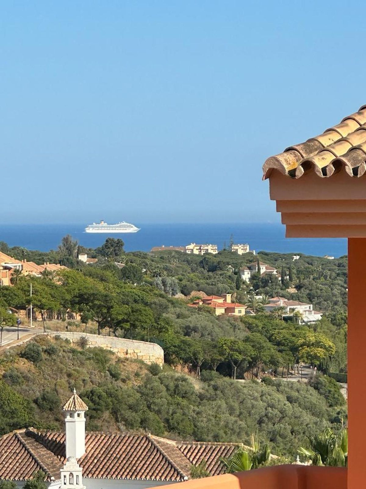 2 Bedroom Apartment in Marbella - Photo 8