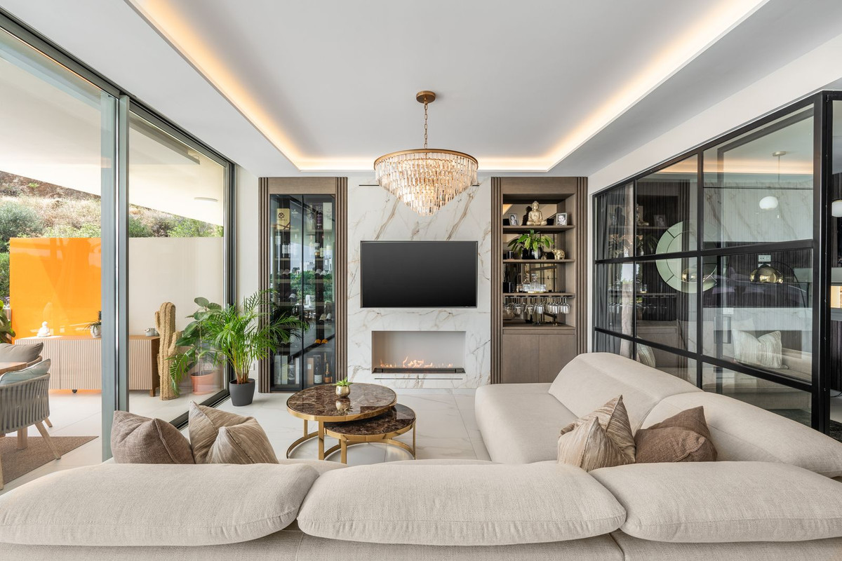 3 Bedroom Apartment in Benalmádena - Photo 6