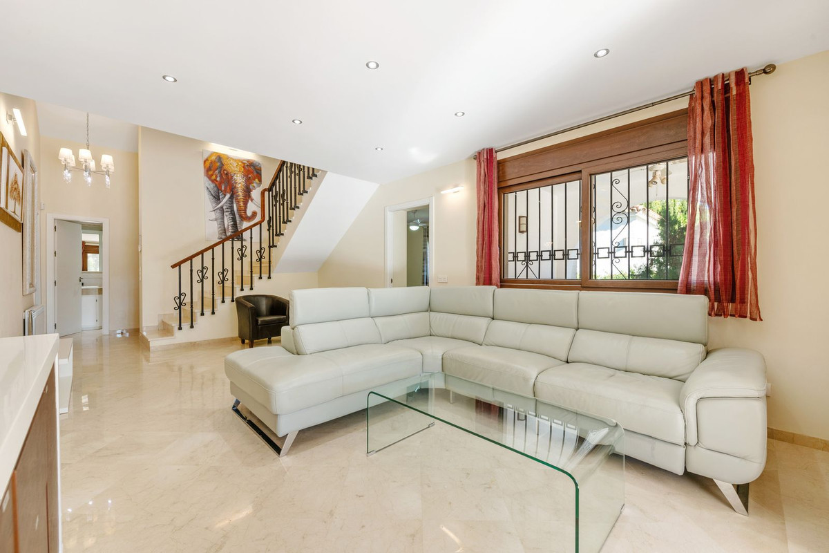 5 Bedroom Villa in Estepona - Foto 6