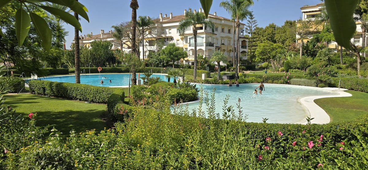 2 Bedroom Apartment in Marbella - Photo 18