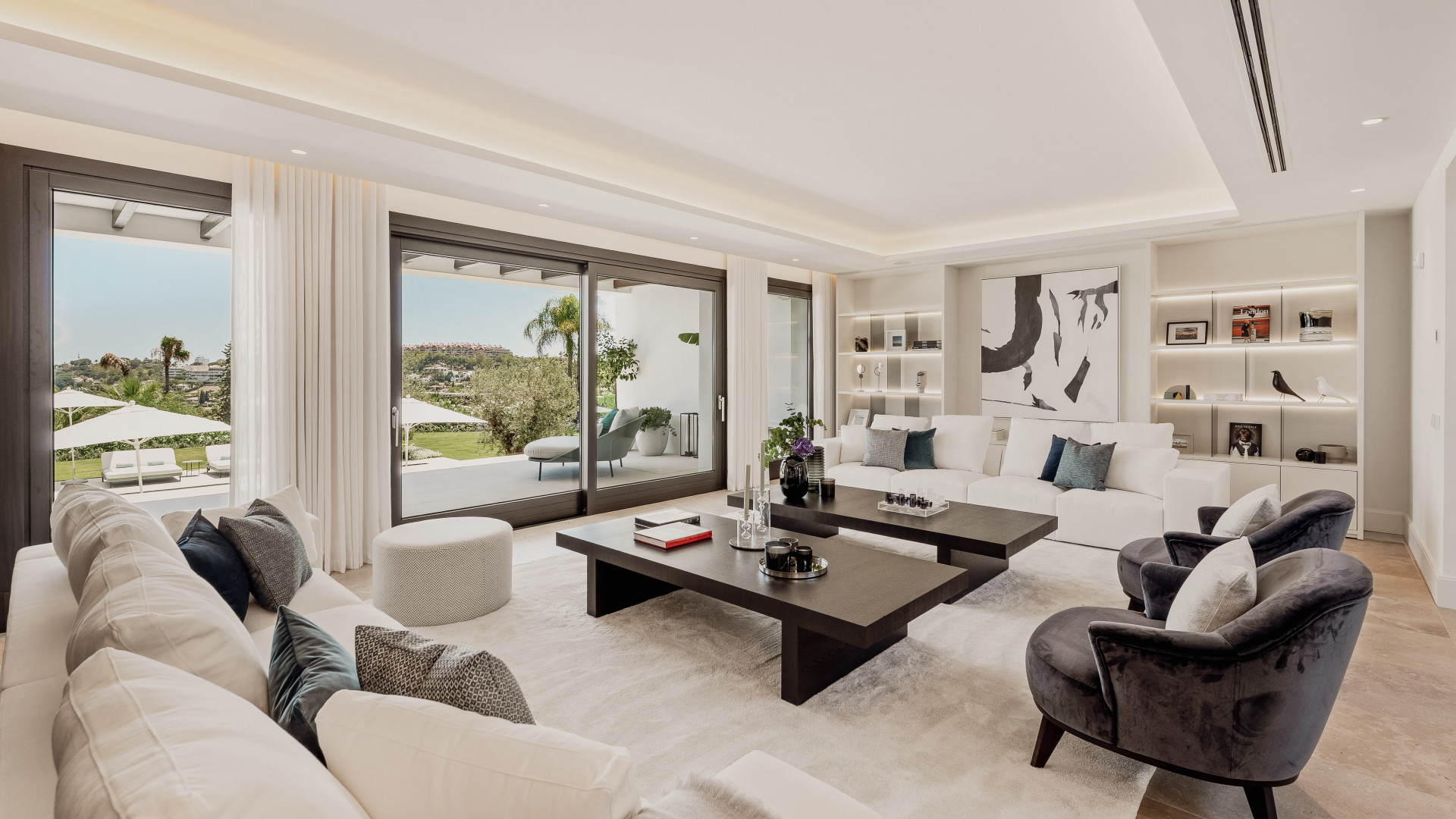 6 Bedroom Villa in Marbella - Photo 2