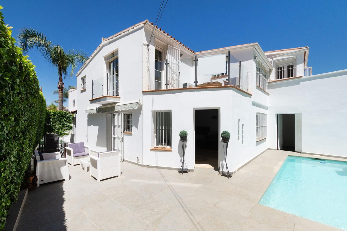 4 Bedroom Villa in San Pedro de Alcántara