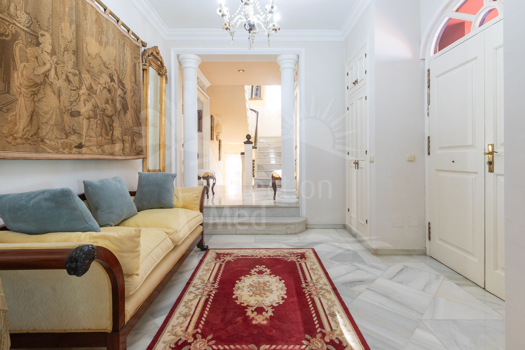 6 Bedroom Villa in Estepona - Photo 8