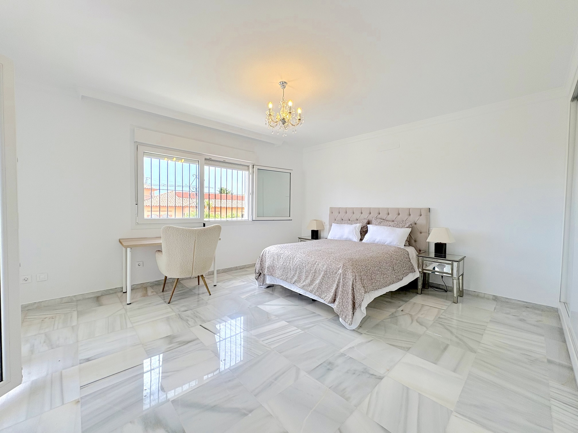 7 Bedroom Villa in Mijas - Photo 17