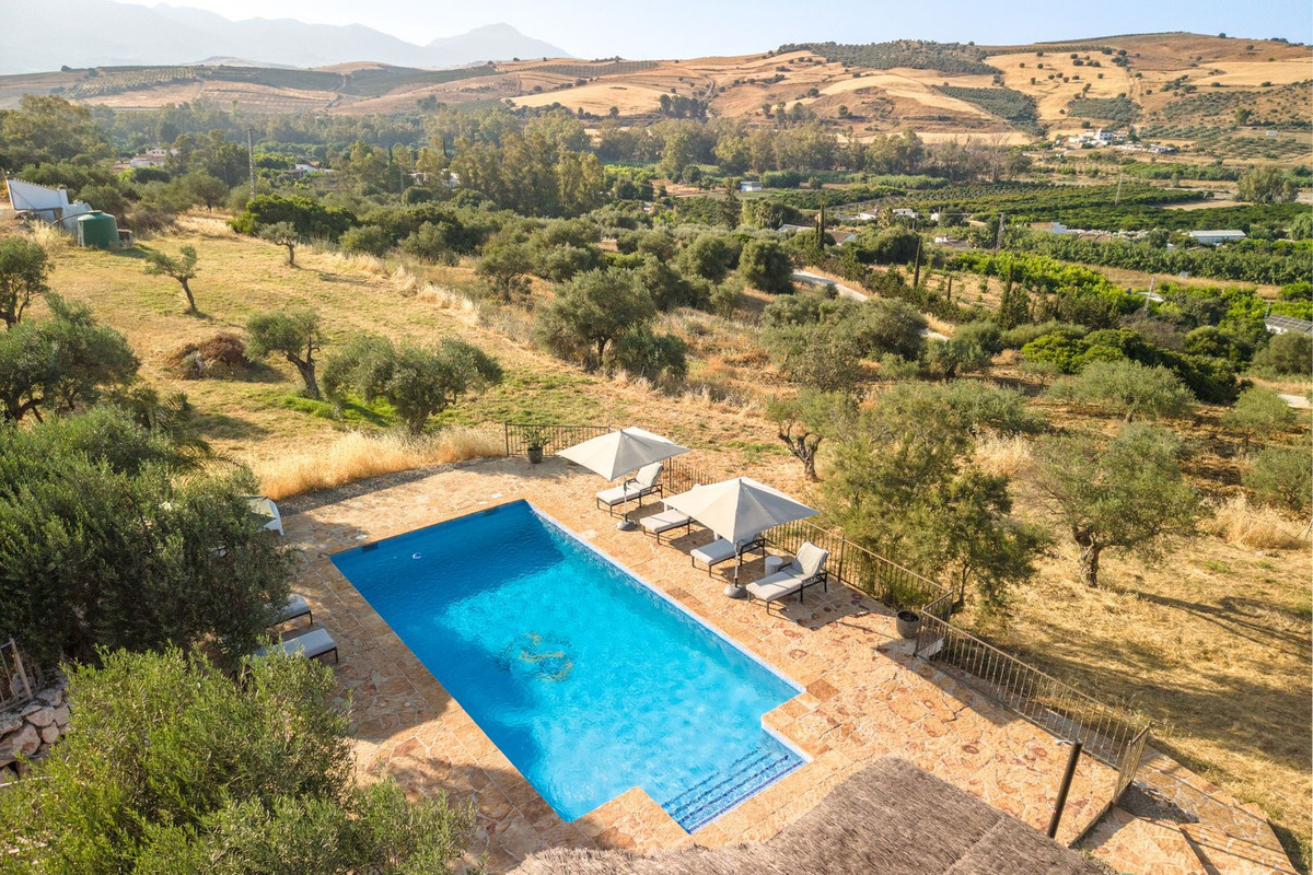 3 Bedroom Villa in Coín - Photo 2
