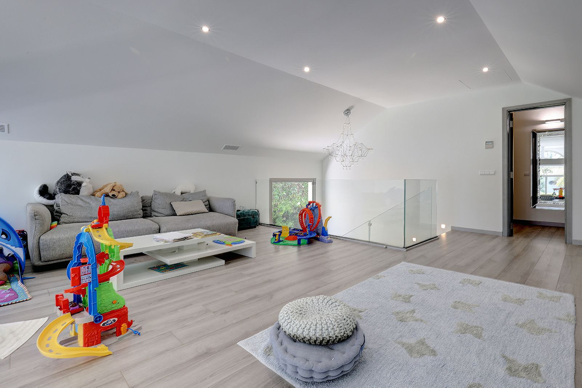 5 Bedroom Villa in Sotogrande - Photo 48
