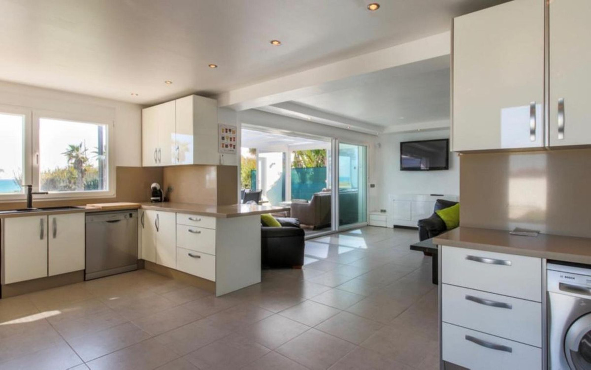 3 Bedroom Villa in Estepona - Foto 7