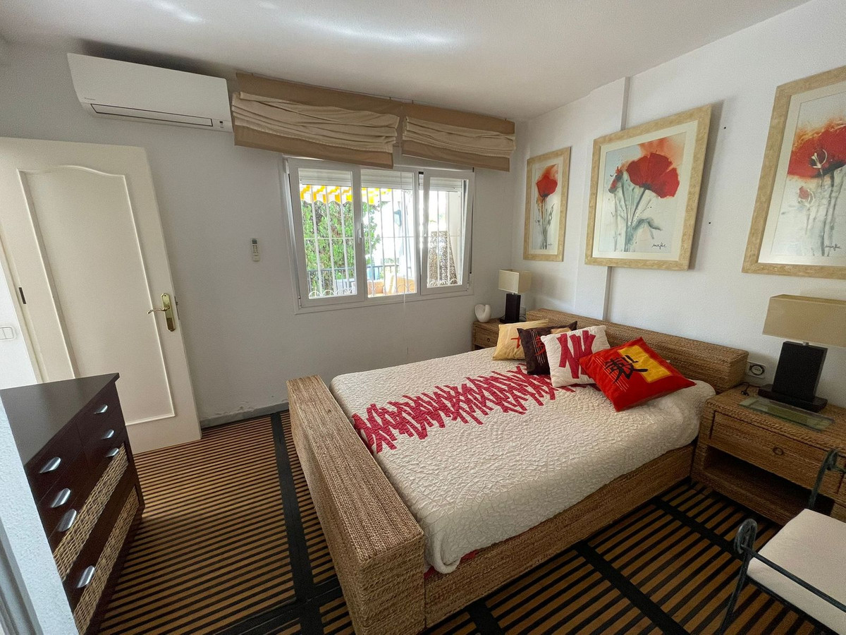 5 Bedroom Apartment in Marbella - Photo 5