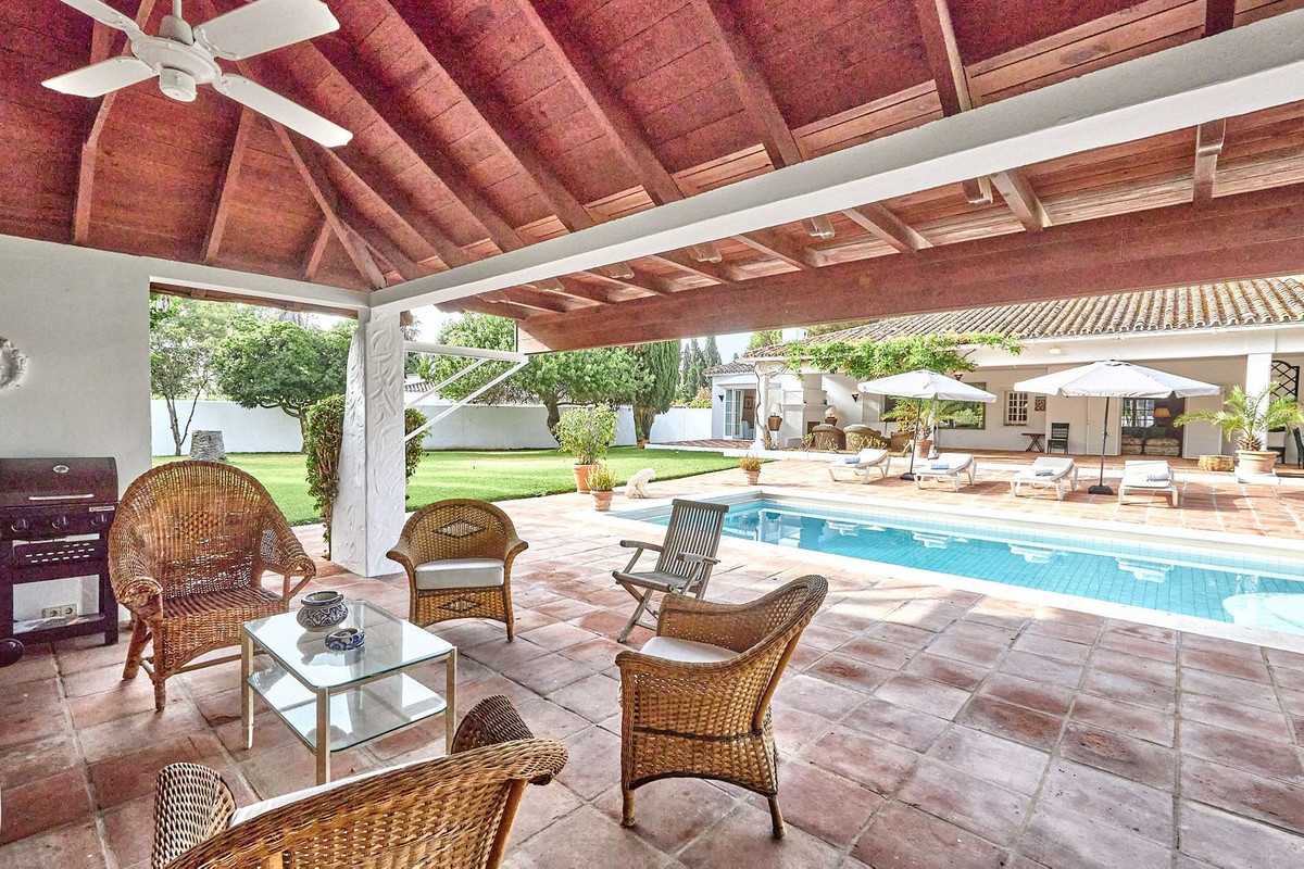 7 Bedroom Villa in San Pedro de Alcántara - Photo 16