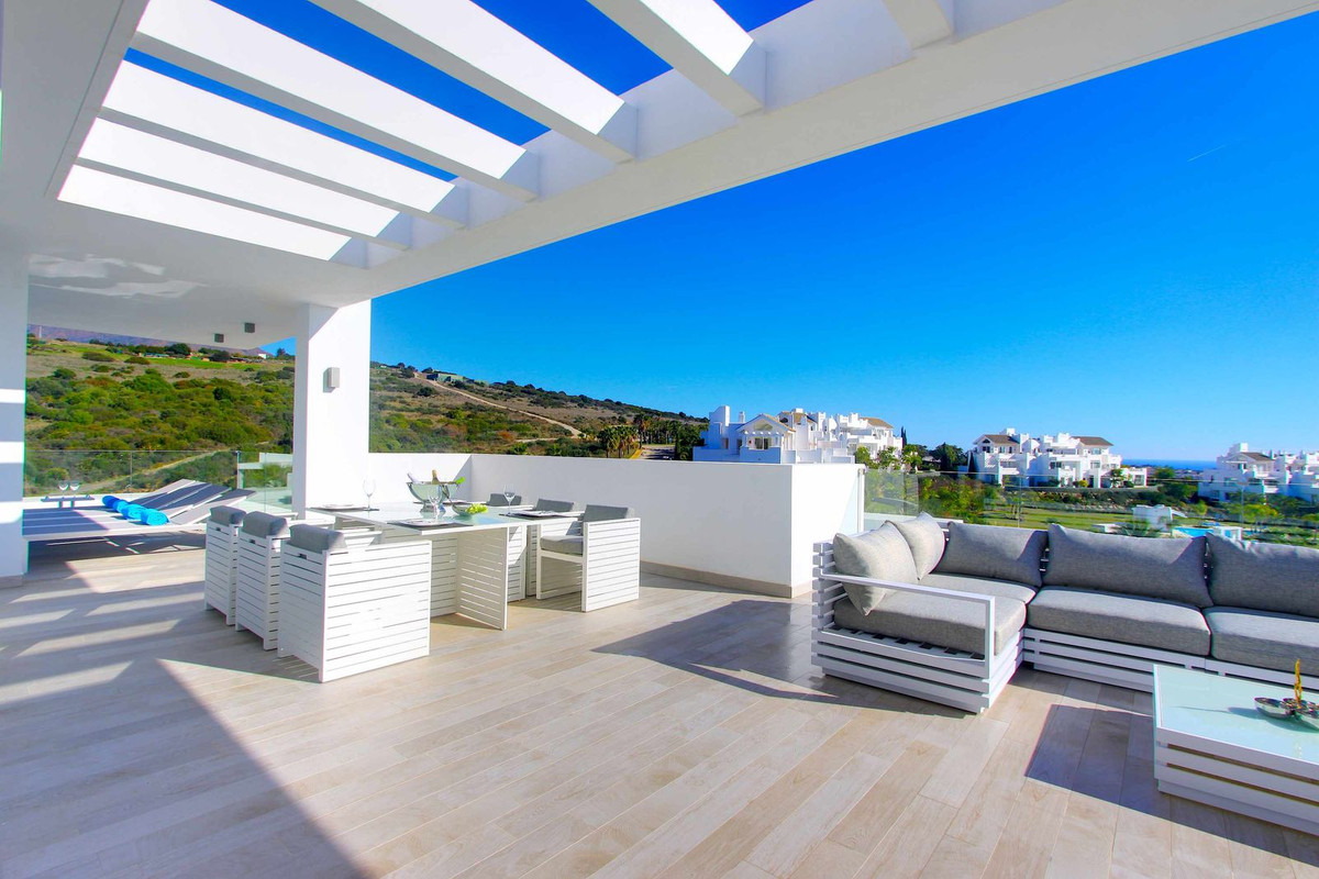 3 Bedroom Penthouse in Casares - Photo 17