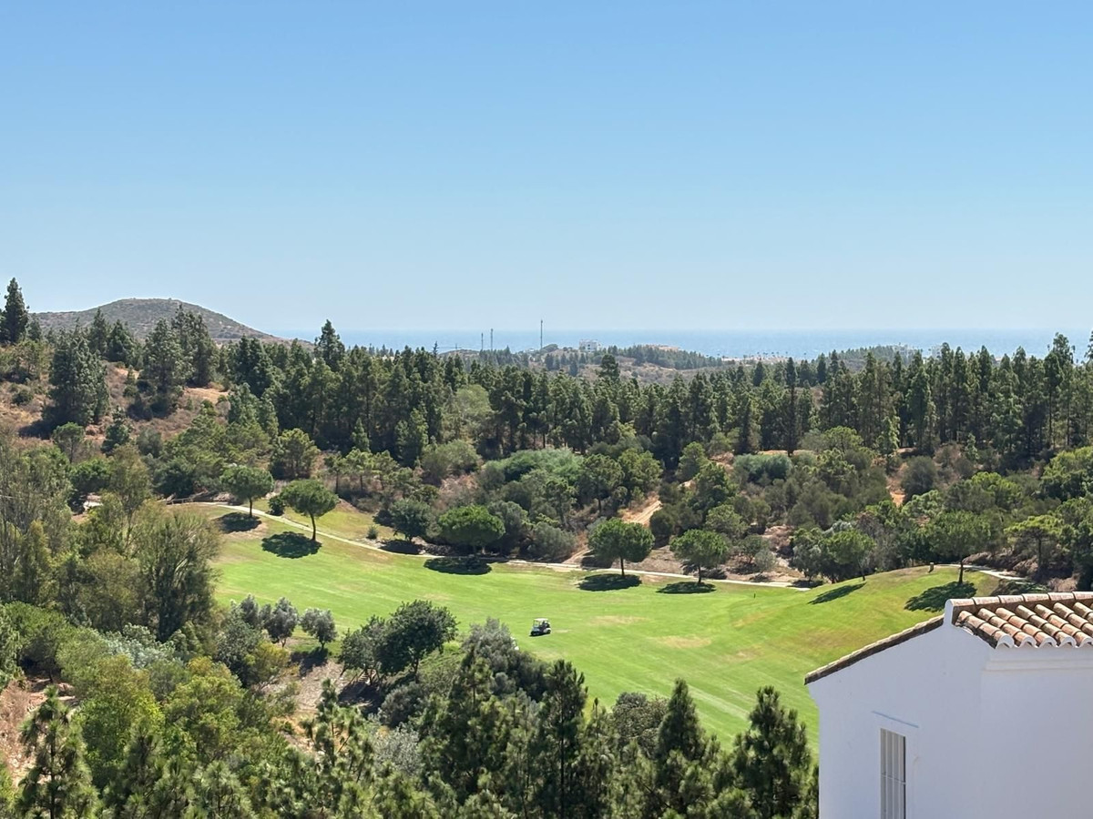 2 Bedroom Apartment in Mijas - Photo 2
