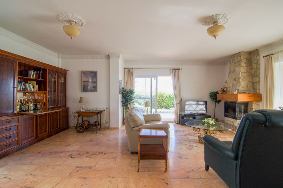3 Bedroom Villa in Fuengirola - Photo 8