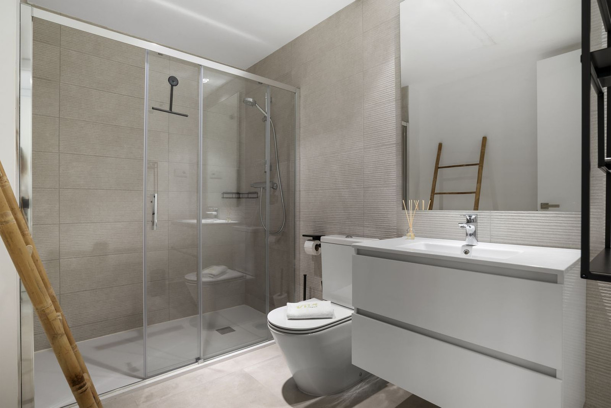 3 Bedroom Apartment in Estepona - Photo 20